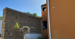 CASA SINGOLA CON GIARDINO E TERRENO Rif 179 Ort