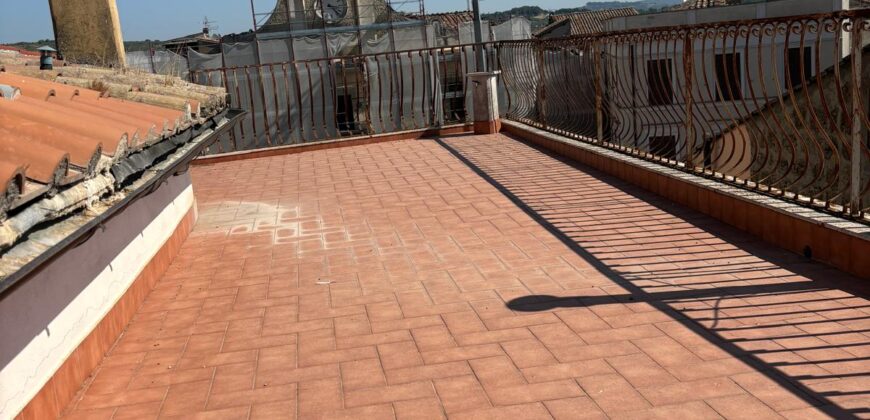 APPARTAMENTO CON GRANDE TERRAZZO PRIVATO Rif 180 Ort