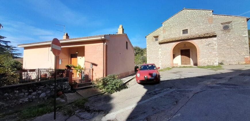 CASA SINGOLA CON GIARDINO A LUGNANO IN TEVERINA Rif. 7lug