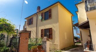 CASA SINGOLA CON TERRENO – Rif. 6lug