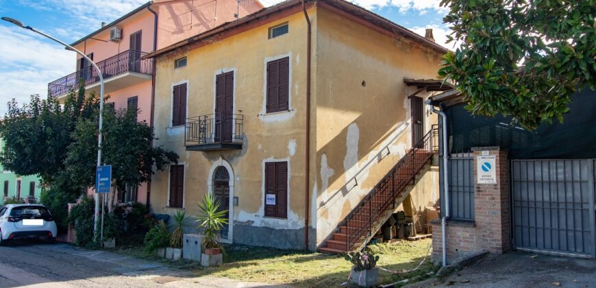 PORZIONE DI CASA AL PIANO TERRA CON GIARDINO – Rif. 45att