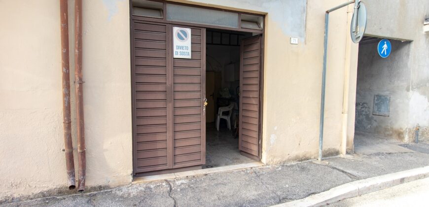 PORZIONE DI CASA CON BALCONI E GARAGE – Rif. 9att