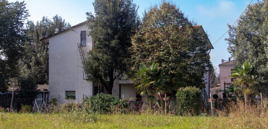 CASA SINGOLA DI AMPIA METRATURA CON TERRENO – Rif. 1alv