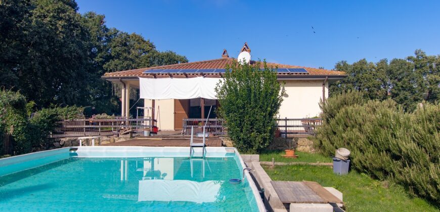 BELLISSIMA CASA SINGOLA CON PISCINA E GIARDINO – Rif.8sip