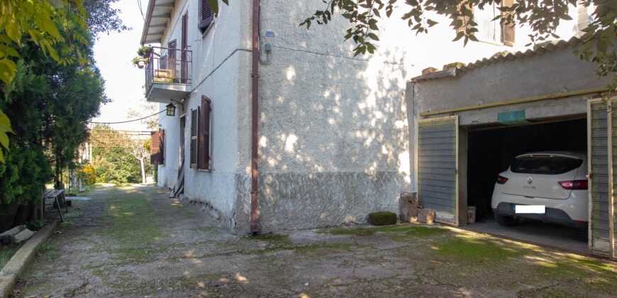 CASA SINGOLA DI AMPIA METRATURA CON TERRENO – Rif. 1alv