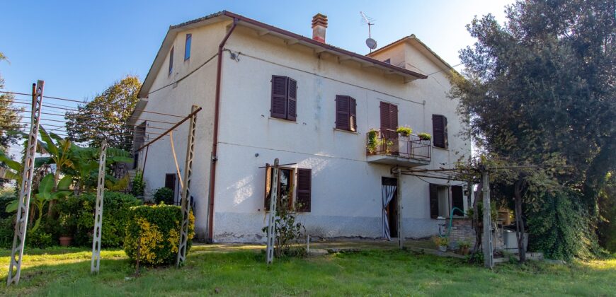 CASA SINGOLA DI AMPIA METRATURA CON TERRENO – Rif. 1alv