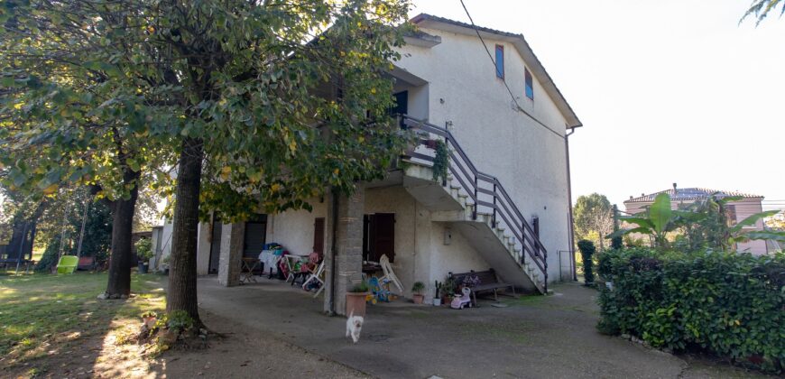 CASA SINGOLA DI AMPIA METRATURA CON TERRENO – Rif. 1alv