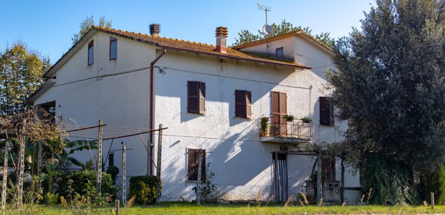 CASA SINGOLA DI AMPIA METRATURA CON TERRENO – Rif. 1alv