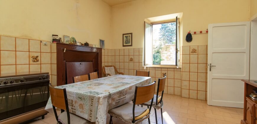 CASA SINGOLA CON AMPIO GIARDINO – Rif. 27att