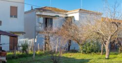 CENTRALISSIMA CASA SINGOLA CON AMPIO GIARDINO – Rif. 21att