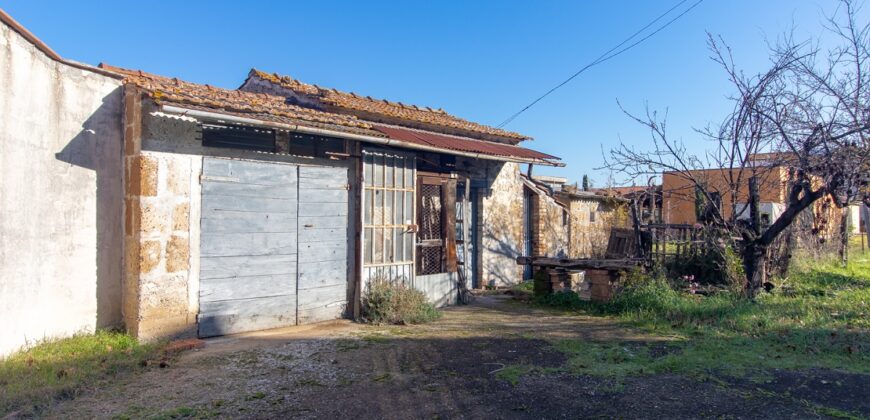 CENTRALISSIMA CASA SINGOLA CON AMPIO GIARDINO – Rif. 21att