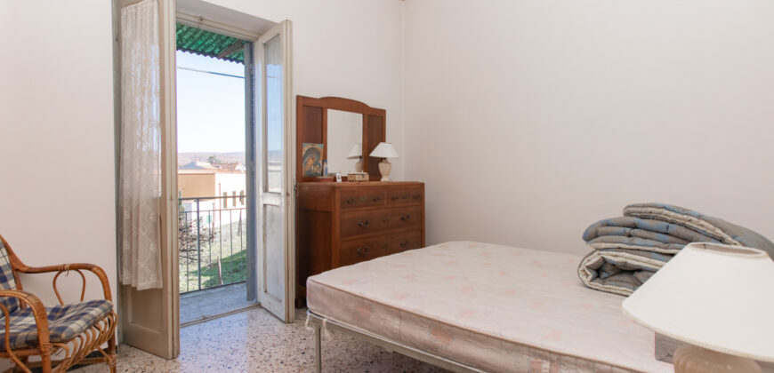 CENTRALISSIMA CASA SINGOLA CON AMPIO GIARDINO – Rif. 21att