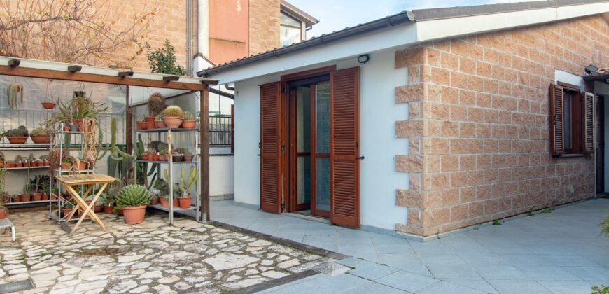 PANORAMICO VILLINO CON TERRAZZA, GIARDINO E GARAGE – Rif. 3alv