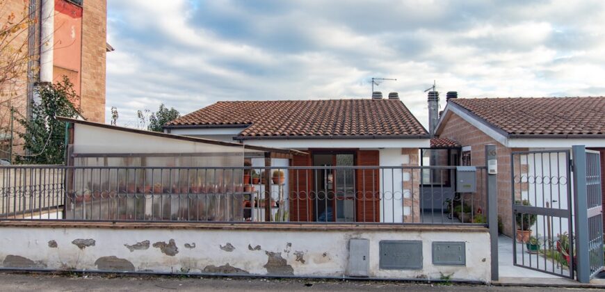 PANORAMICO VILLINO CON TERRAZZA, GIARDINO E GARAGE – Rif. 3alv