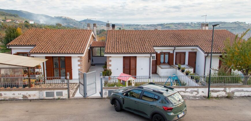 PANORAMICO VILLINO CON TERRAZZA, GIARDINO E GARAGE – Rif. 3alv