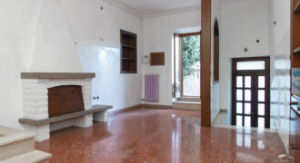 CENTRALISSIMA PORZIONE DI CASA CON INGRESSO INDIPENDENTE – Rif. 3gio