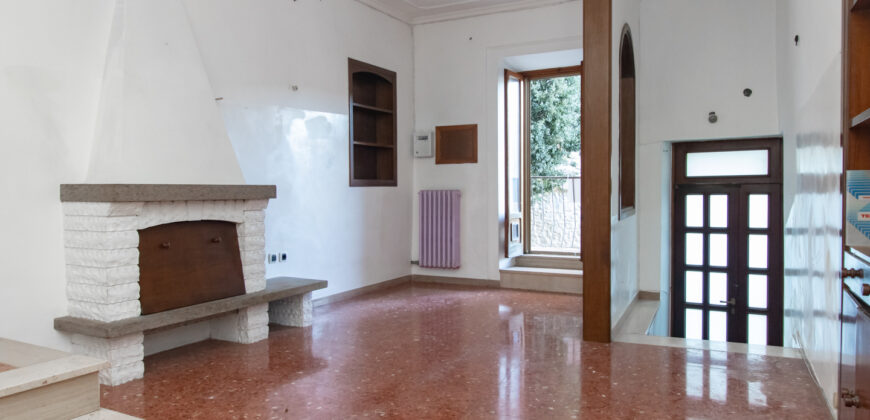 CENTRALISSIMA PORZIONE DI CASA CON INGRESSO INDIPENDENTE – Rif. 3gio