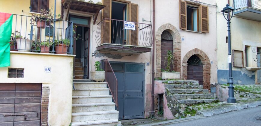 CENTRALISSIMA PORZIONE DI CASA CON INGRESSO INDIPENDENTE – Rif. 3gio