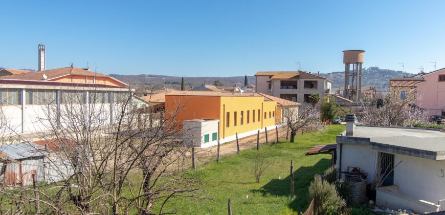 CENTRALISSIMA CASA SINGOLA CON AMPIO GIARDINO – Rif. 21att