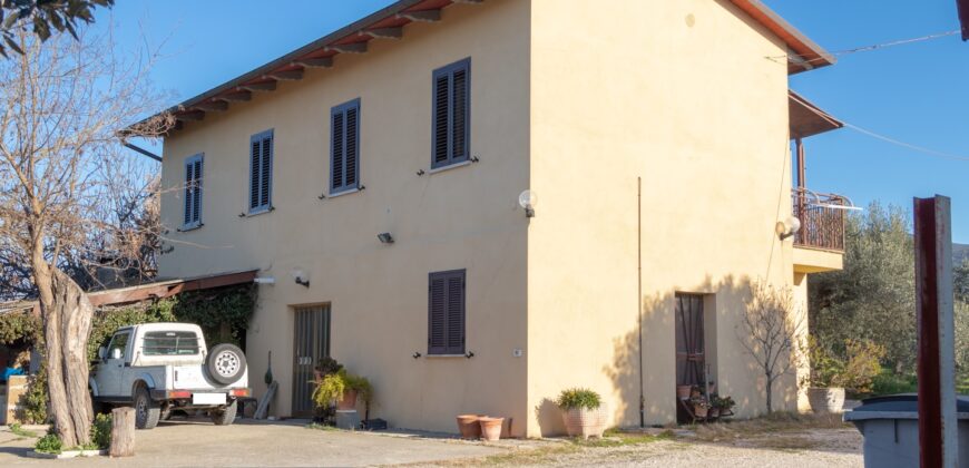 PANORAMICISSIMA CASA SINGOLA CON TERRENO