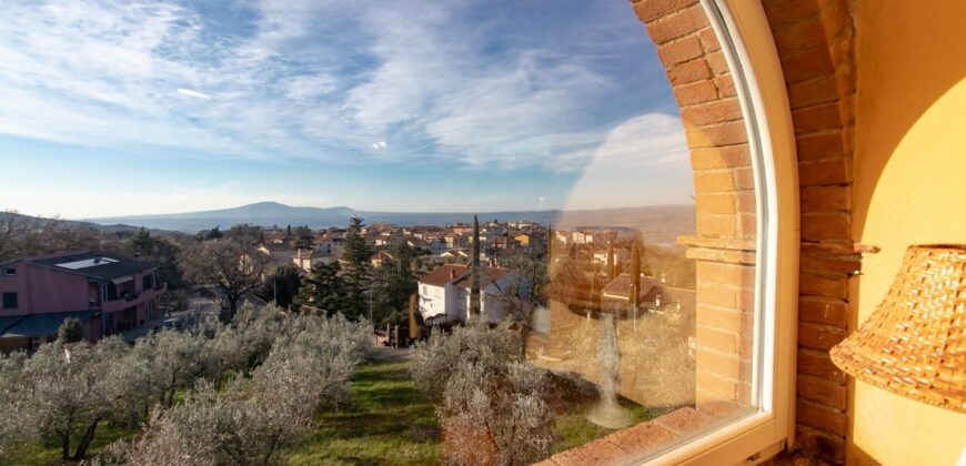 PORZIONE DI CASA SU UNICO LIVELLO CON GIARDINO. – RIF.5GUA