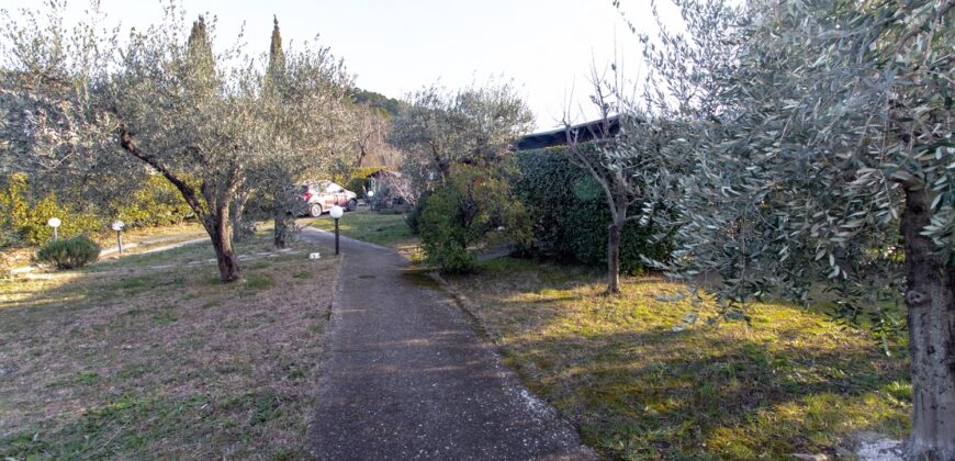 PORZIONE DI CASA SU UNICO LIVELLO CON GIARDINO. – RIF.5GUA