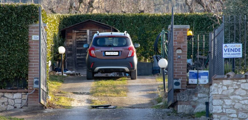 PORZIONE DI CASA SU UNICO LIVELLO CON GIARDINO. – RIF.5GUA