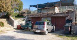 PANORAMICA PORZIONE DI CASA SU UNICO LIVELLO CON GARAGE – Rif. 1mon