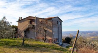 PANORAMICA PORZIONE DI CASA SU UNICO LIVELLO CON GARAGE – Rif. 1mon