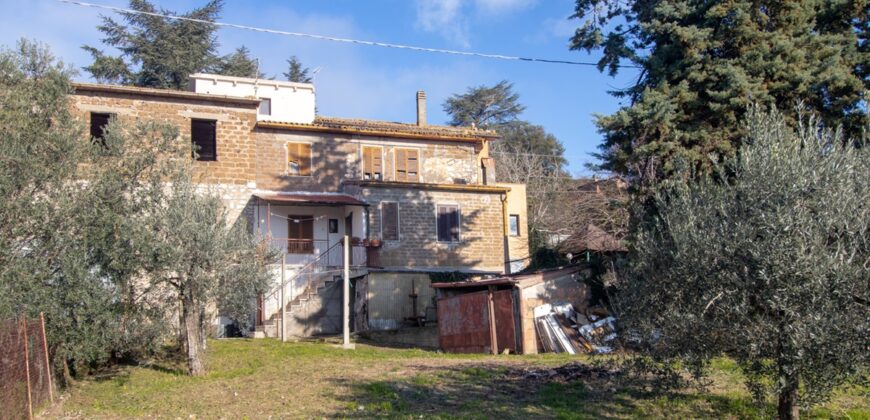 PANORAMICA PORZIONE DI CASA CON GIARDINO – Rif. 8alv