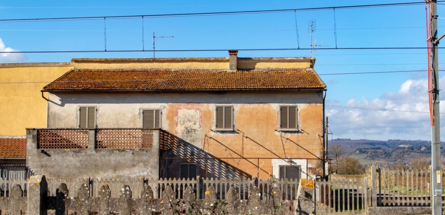 PORZIONE DI CASA CON TERRAZZO E GIARDINO – Rif. 11alv