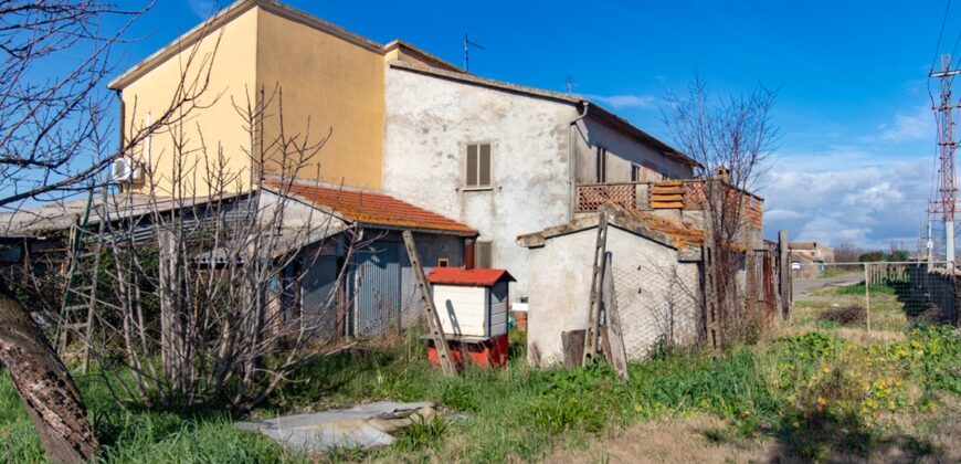 PORZIONE DI CASA CON TERRAZZO E GIARDINO – Rif. 11alv