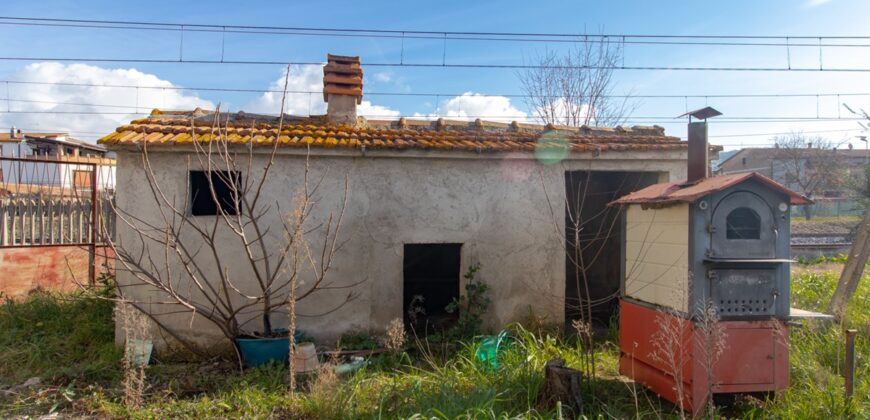 PORZIONE DI CASA CON TERRAZZO E GIARDINO – Rif. 11alv