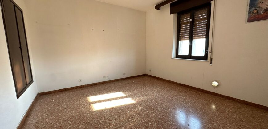 CASA SINGOLA CON TERRENO Rif 192 Ort bas