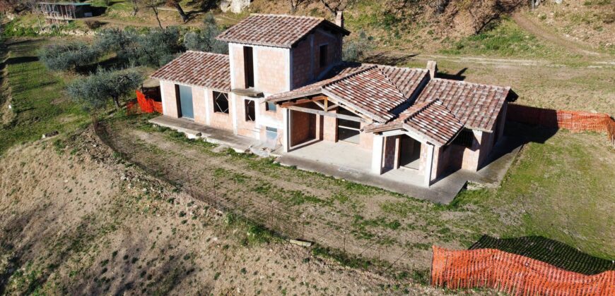 CASA SINGOLA CON TERRENIO DA ULTIMARE rif 195 ORT/PEN