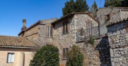 PORZIONE DI CASA IN PIETRA CON INGRESSO INDIPENDENTE E TERRAZZINO PANORAMICO.