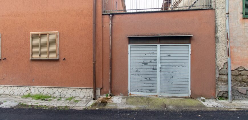 CASA DI AMPIA METRATURA CON GARAGE, CANTINA E SPAZIO ESTERNO – Rif. 1bom